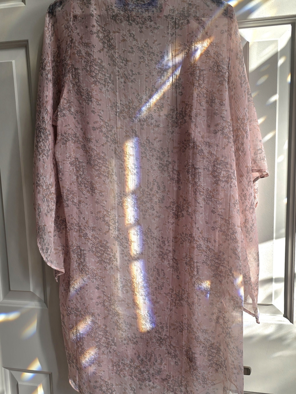 Source Unknown Sheer Floral Kimono in Pink And Gray - Picture 2 of 3